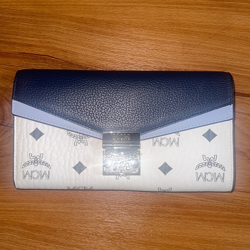 MCM CROSSBODY..